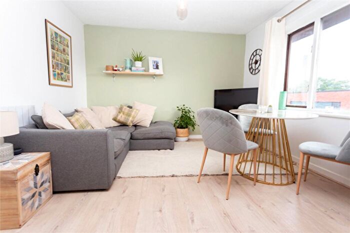 2 Bedroom Apartment For Sale In Albion Street, Southwark, London, SE16