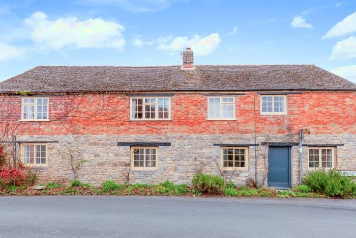 4 Bedroom Link Detached House To Rent In Merton Road, Ambrosden, Bicester OX25