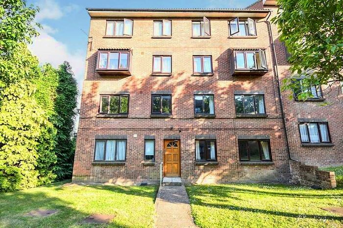 1 Bedroom Apartment To Rent In Claire House Lesley Place Buckland, Maidstone, Kent, ME16