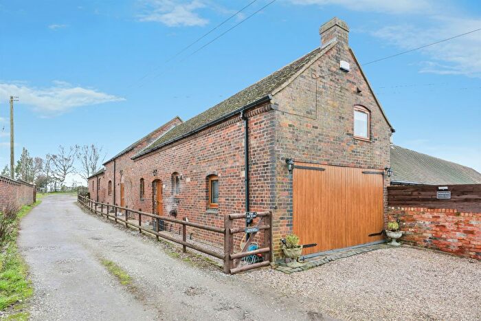 3 Bedroom Barn Conversion For Sale In Slateley Courtyard, Kingsbury, Tamworth, B78