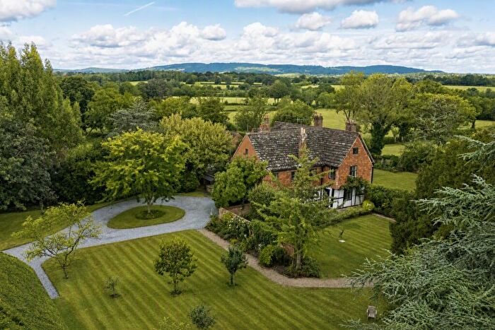 8 Bedroom Detached House For Sale In Temple Lane, Capel, Dorking, RH5