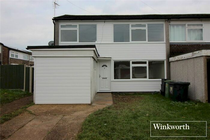 3 Bedroom End Of Terrace House To Rent In Cotlandswick, London Colney, St. Albans, Hertfordshire, AL2