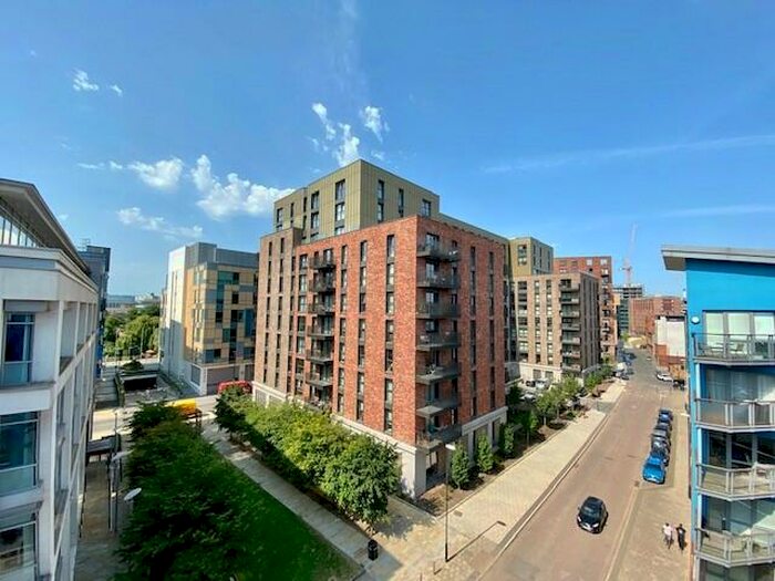2 Bedroom Apartment To Rent In Ratcliffe Court, City Centre, BS2