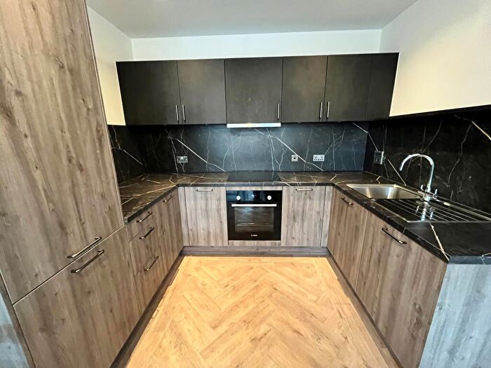 2 Bedroom Apartment To Rent In Gunsmith House, B4