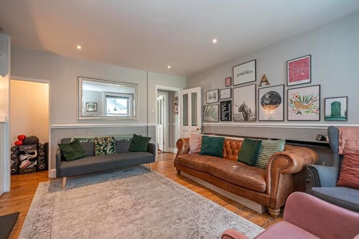 3 Bedroom Terraced House For Sale In High Street, Northchurch, Berkhamsted, Hertfordshire, HP4