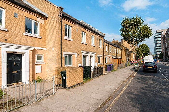 4 Bedroom Terraced House To Rent In Abbott Road, Aberfeldly Village, London, E14