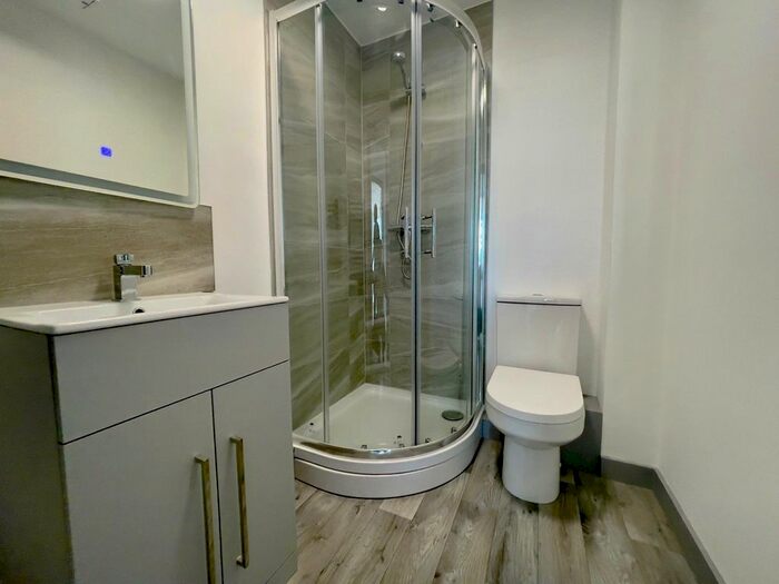 1 Bedroom Flat To Rent In Yeadon House, Green Lane, Yeadon, Leeds, West Yorkshire, LS19