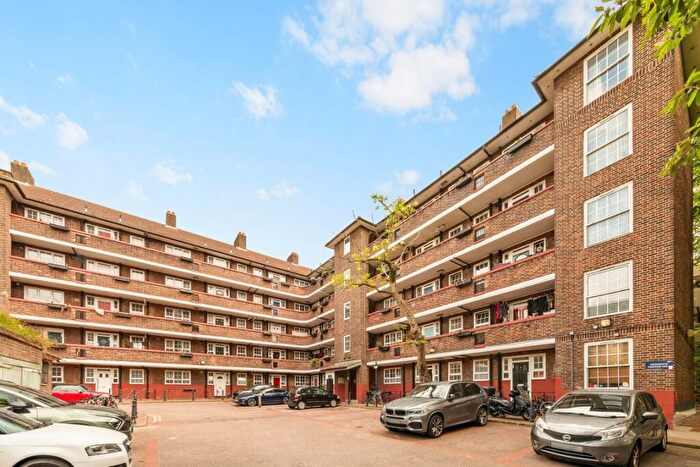 3 Bedroom Flat To Rent In Frankham Street, London, SE8