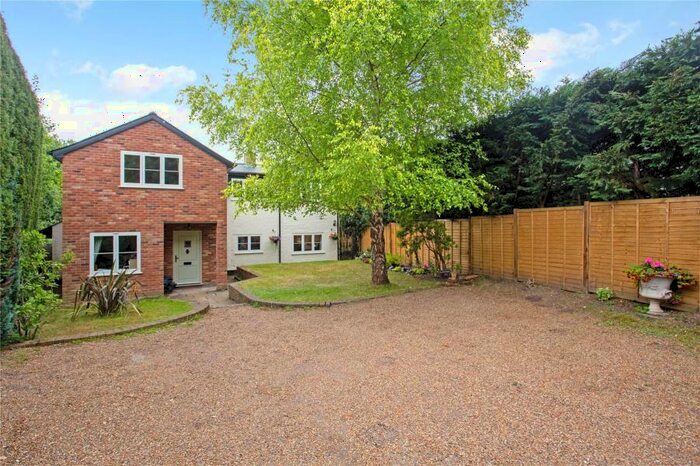 4 Bedroom Detached House To Rent In Pirbright, Surrey, GU24