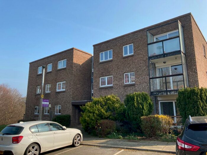 3 Bedroom Flat To Rent In Cramondvale, Corstorphine, Edinburgh, EH4