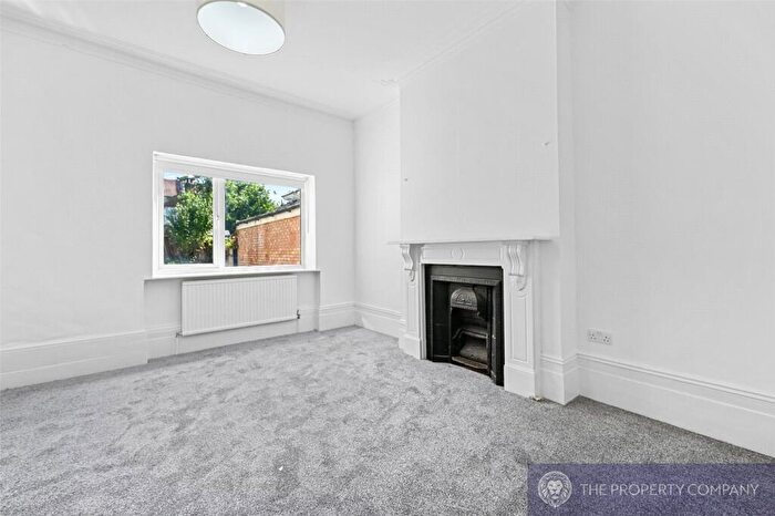 2 Bedroom Apartment To Rent In Ferme Park Road, Crouch End, London, N8