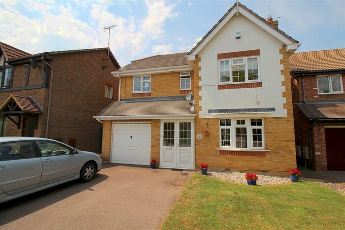 4 Bedroom Detached House To Rent In Fowler Close, Maidenbower, Crawley, RH10