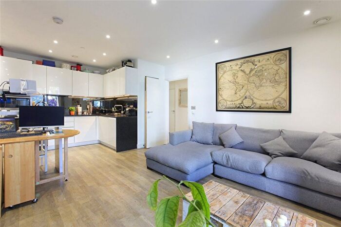 1 Bedroom Flat For Sale In Collet House, Wandsworth Road, SW8