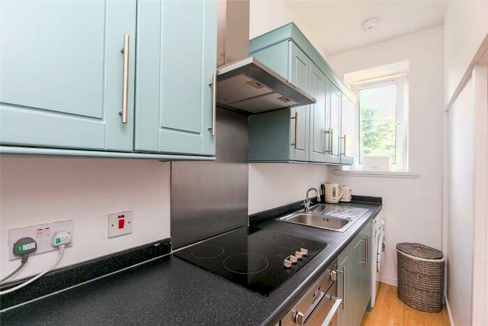 2 Bedroom Flat To Rent In Skene Square, City Centre, Aberdeen, AB25