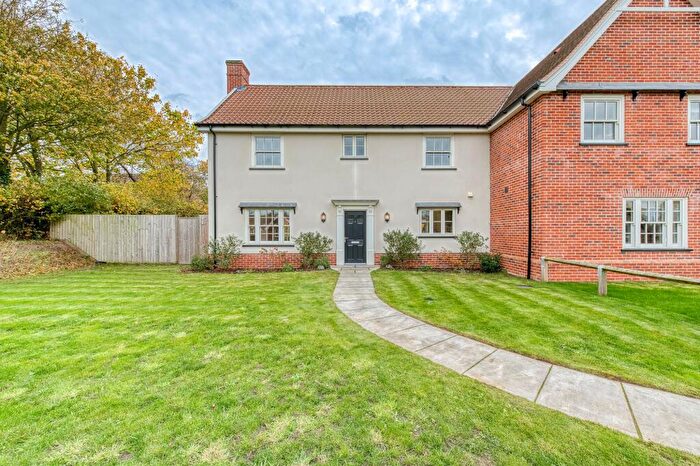 3 Bedroom Semi-Detached House For Sale In Highbank Meadow, Finningham, IP14