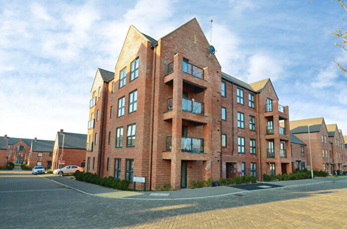 2 Bedroom Flat For Sale In Dunstable, Bedfordshire, LU5