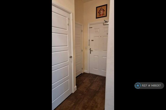 2 Bedroom Flat To Rent In Applebee Court, Wealdstone, Harrow, HA3