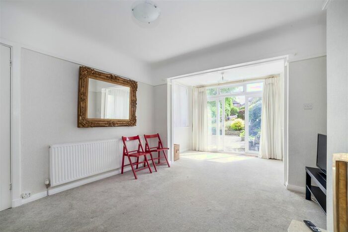 4 Bedroom Semi-Detached House To Rent In Gladeside, Croydon, CR0