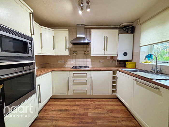 3 Bedroom Terraced House To Rent In Coalmans Way, Slough, SL1