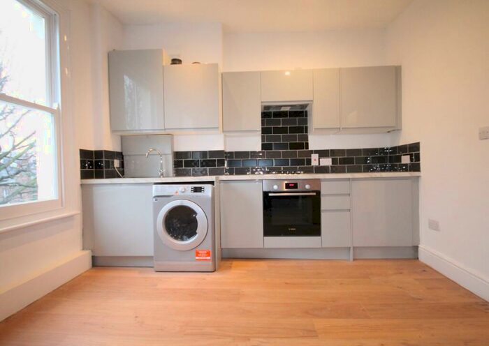 2 Bedroom Flat To Rent In Stock Orchard Crescent, Islington, N7