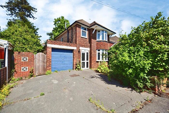 3 Bedroom Detached House For Sale In Pine Grove, Penenden Heath, Maidstone, Kent, ME14