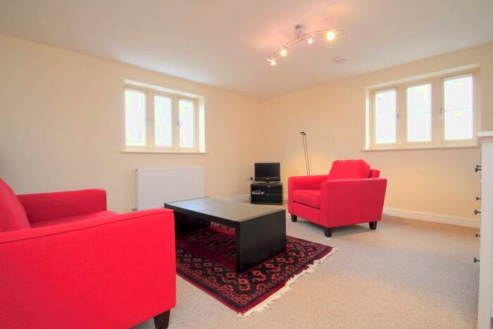 1 Bedroom Flat To Rent In Shipton Road, Woodstock, OX20