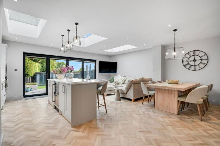 4 Bedroom Detached House For Sale In Hunter Avenue, Shenfield, Brentwood, CM15