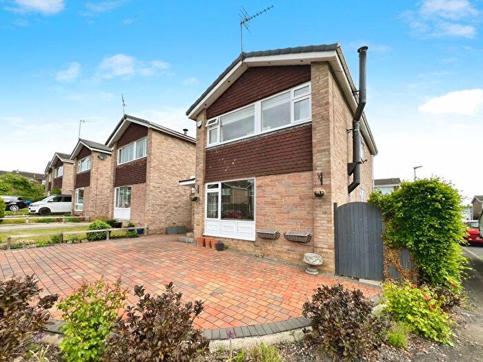 3 Bedroom Link Detached House For Sale In Tynedale Close, Wylam, NE41