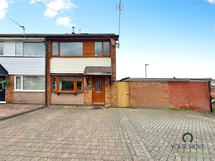 5 Bedroom End Terrace House For Sale In Dawlish Close, Blackburn, Lancashire, BB2