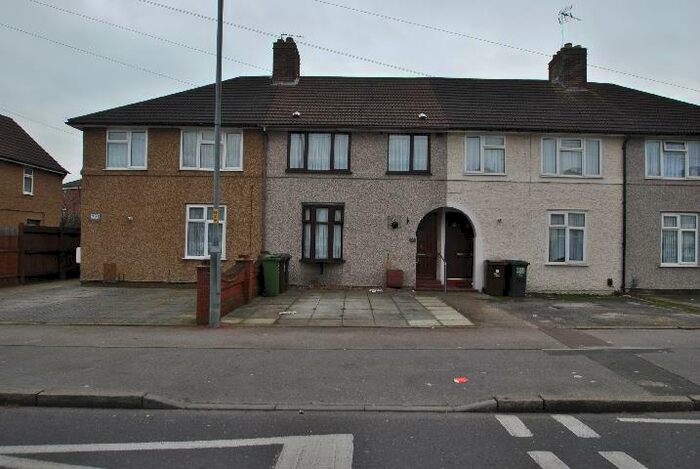 3 Bedroom Terraced House To Rent In Reede Road, Dagenham, RM10