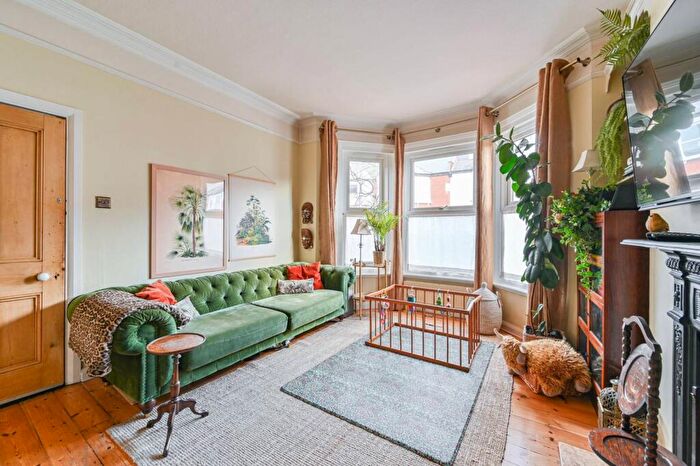 3 Bedroom Semi-Detached House To Rent In Queens Road, Bromley, BR1