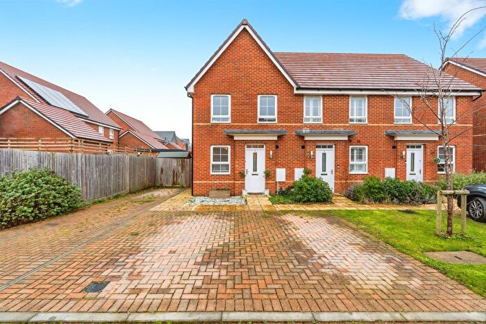 2 Bedroom End Of Terrace House For Sale In Dowling Crescent, Ampfield, Romsey, SO51