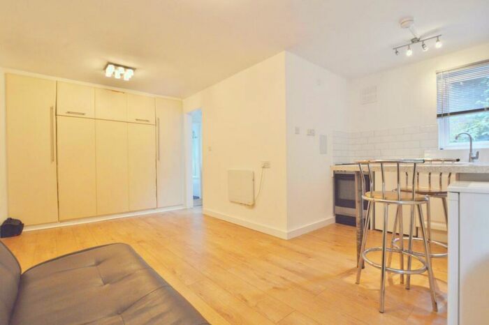 Studio To Rent In Elmley Close, London, E6