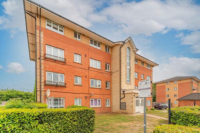 2 Bedroom Flat For Sale In Buxton Close, London, N9