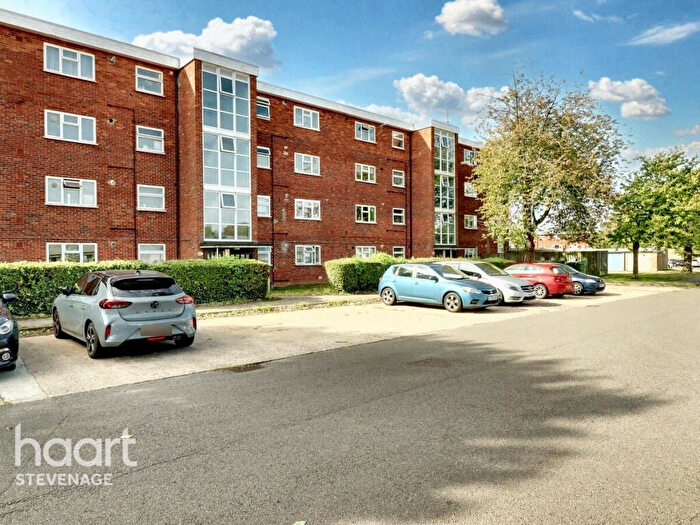2 Bedroom Apartment For Sale In Newells, Letchworth Garden City, SG6