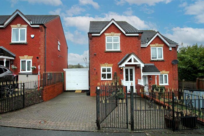 2 Bedroom Semi Detached House For Sale In Barnswood Close, Halesowen, B63