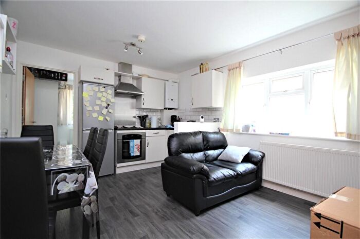 1 Bedroom Flat To Rent In Rowlands Road, Worthing, West Sussex, BN11