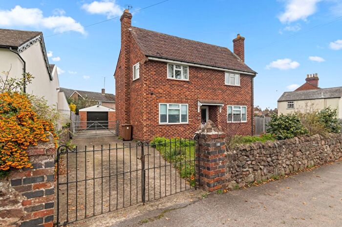 3 Bedroom Detached House For Sale In Poolbrook Road, Malvern, Worcestershire, WR14