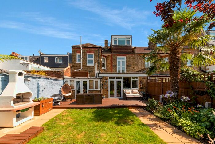 5 Bedroom Property To Rent In Tooting Bec Road, London, SW17