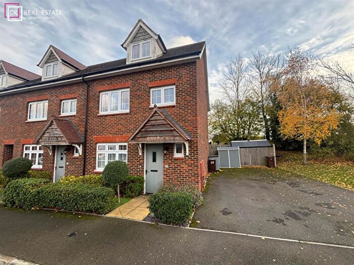 4 Bedroom End Of Terrace House For Sale In Bramling Way, Rainham, Gillingham, ME8