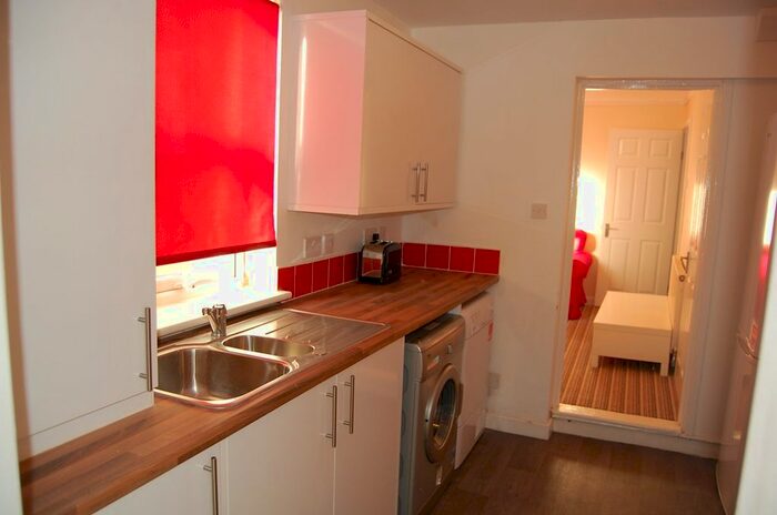 4 Bedroom Terraced House To Rent In Selbourne Road, Gillingham, ME7