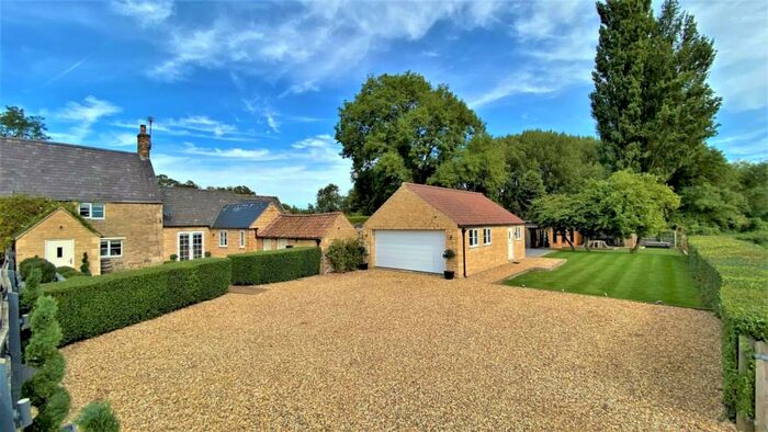 2 Bedroom Character Property For Sale In Church Lane, Stibbington, PE8