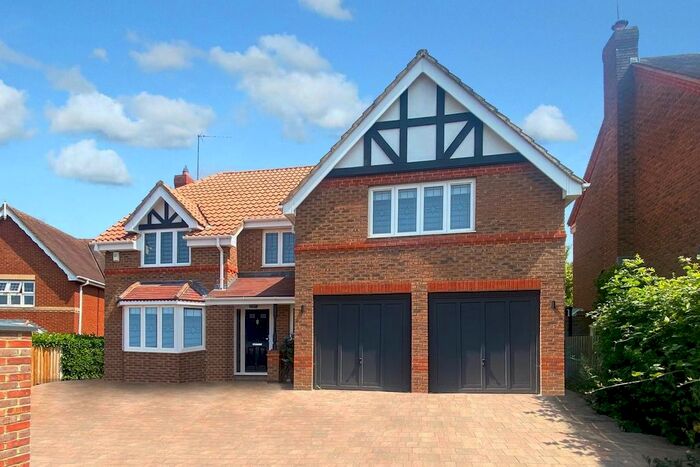 5 Bedroom Detached House To Rent In Great Groves, Goffs Oak, Waltham Cross, EN7