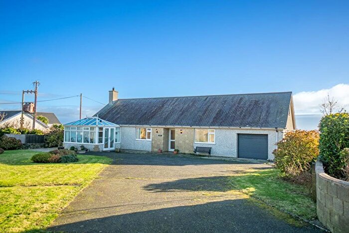 3 Bedroom Detached Bungalow For Sale In Mynytho, Pwllheli, LL53
