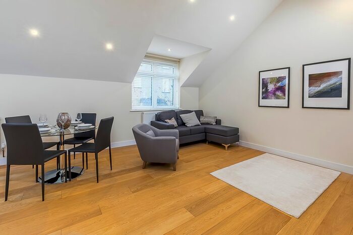 3 Bedroom Property To Rent In Woodford Green, London, IG8