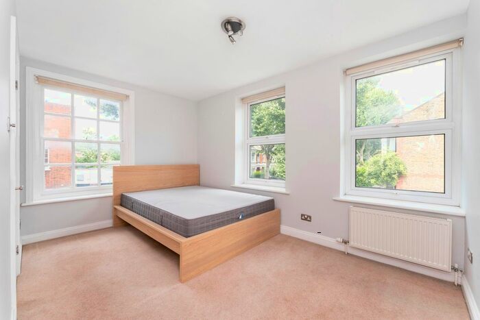 2 Bedroom Flat To Rent In Chiswick High Road, London, W4