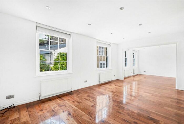 3 Bedroom Mews To Rent In Wilton Row, Belgravia, London, SW1X