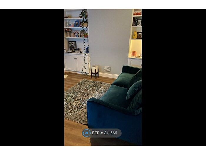 1 Bedroom Flat To Rent In Russell Road, London, SW19