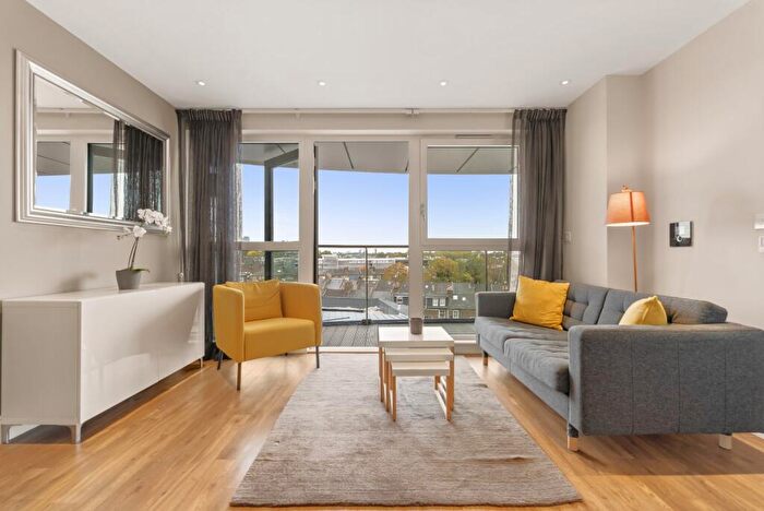 1 Bedroom Flat To Rent In Queensland Road, Holloway, N7