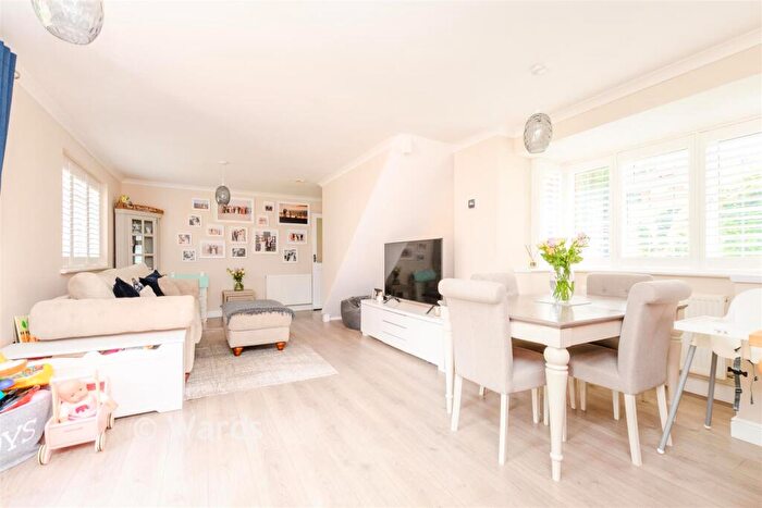 3 Bedroom Semi Detached House For Sale In Olivine Close, Walderslade Woods, Chatham, Kent, ME5
